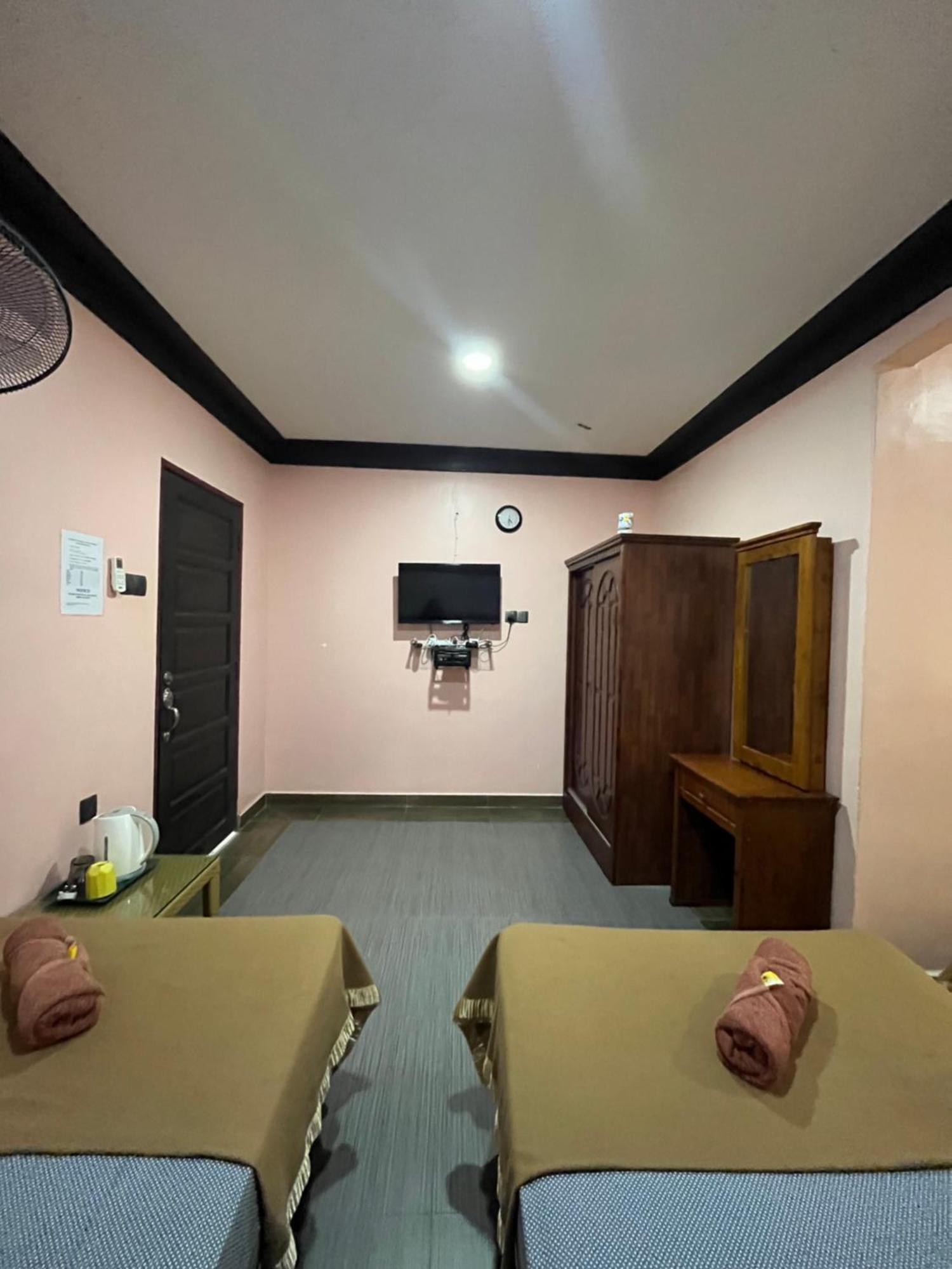 Razak Guest House Setiu Buitenkant foto